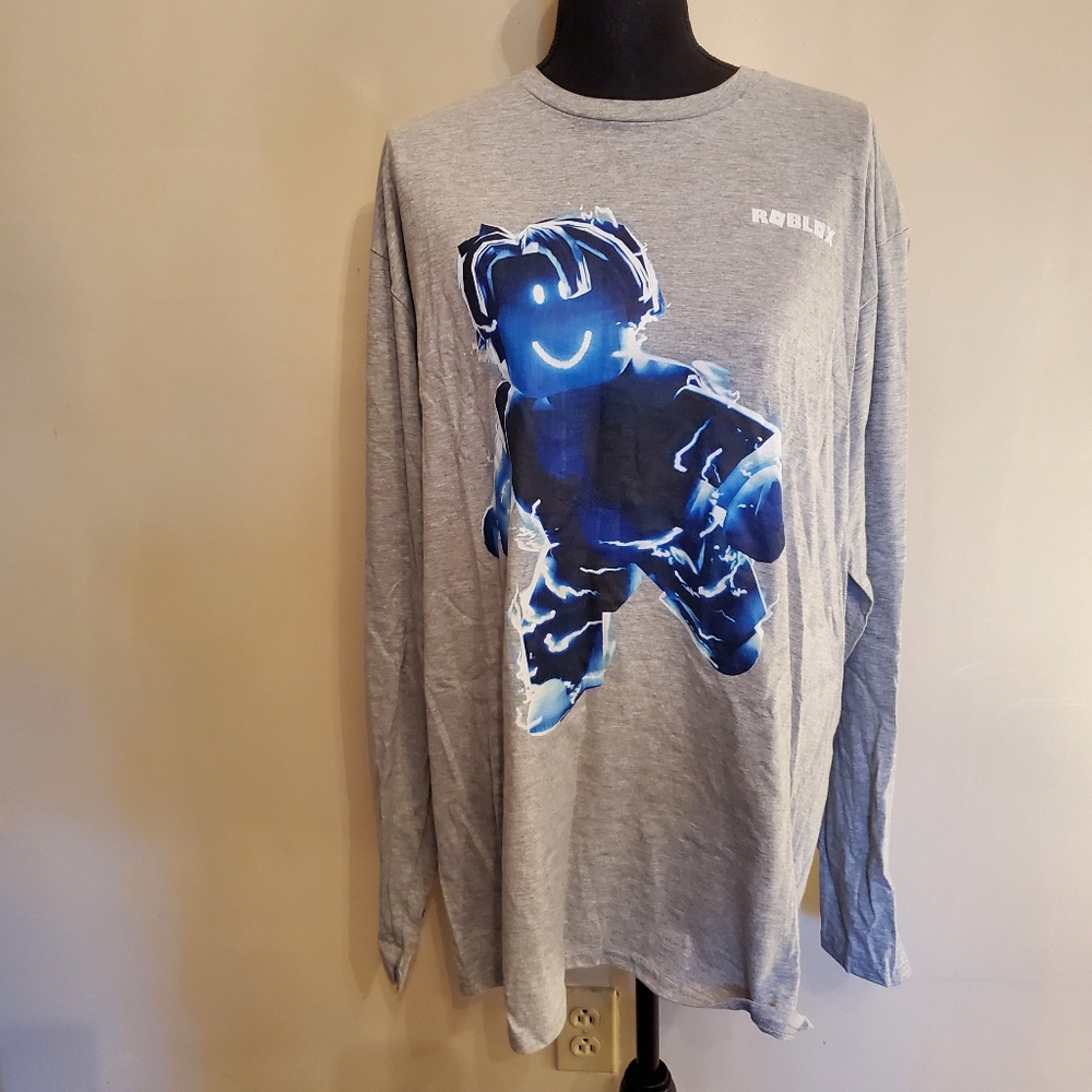 NWT Unisex Roblox t-shirt